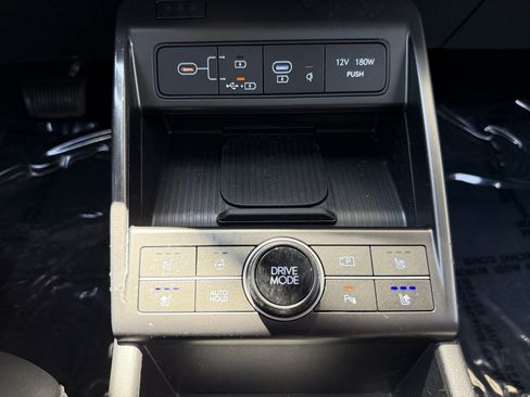 Used 2024 Hyundai Kona Limited FWD image 25
