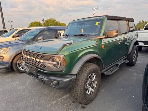 Used 2022 Ford Bronco Badlands AWD/4WD image 9