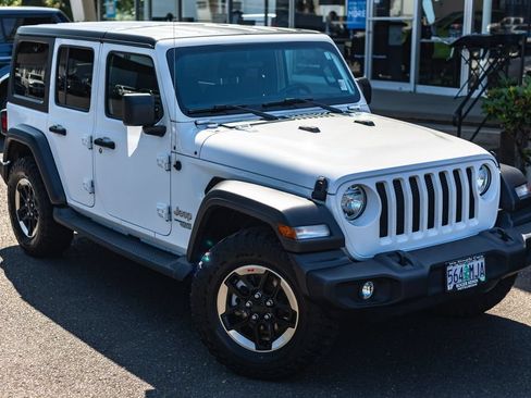 Used 2019 Jeep Wrangler Unlimited Sport S AWD/4WD image 2