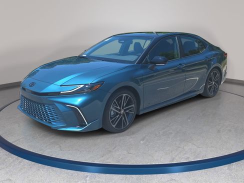 Used 2025 Toyota Camry XSE FWD image 1