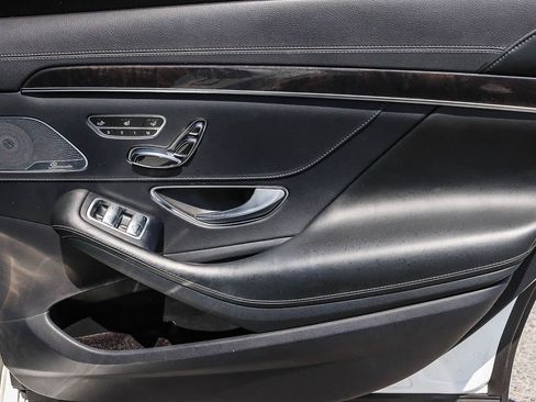 Used 2019 Mercedes-Benz S 560 Sedan image 27