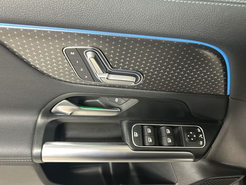 Used 2025 Mercedes-Benz GLA 250 image 14