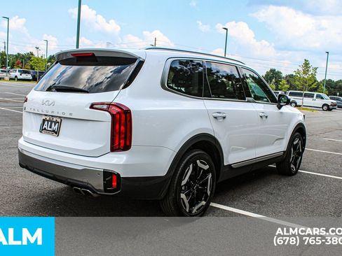 Used 2025 Kia Telluride S FWD image 5
