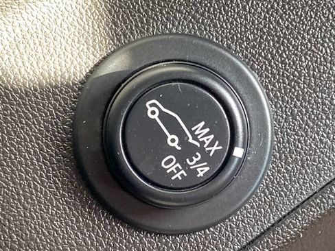 Used 2024 Chevrolet Equinox LT w/ LPO, Floor Liner Package FWD image 33