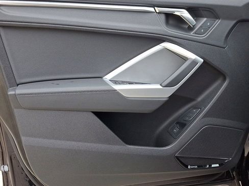 Certified 2025 Audi Q3 2.0T Premium Plus w/ Premium Plus Package image 12