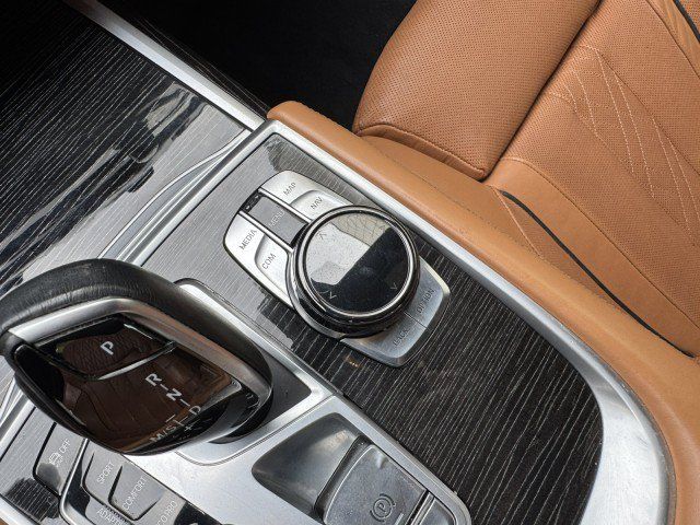 Used 2017 BMW 740i RWD image 22