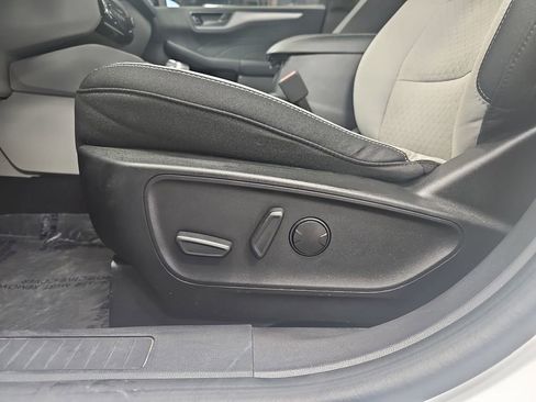 Used 2023 Ford Escape Active w/ Tech Pack #1 AWD/4WD image 29