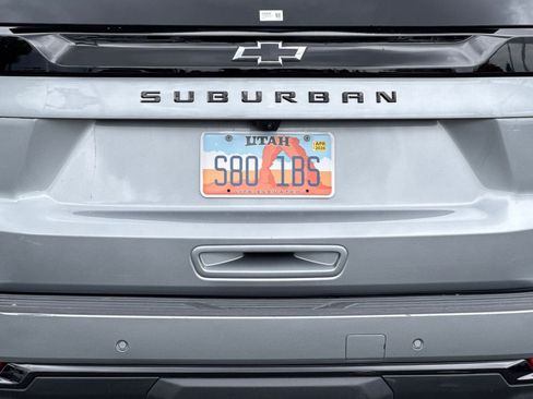 Used 2025 Chevrolet Suburban Z71 image 47
