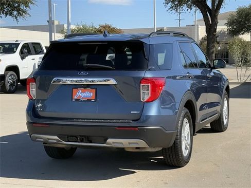 Used 2020 Ford Explorer XLT w/ Equipment Group 202A image 4