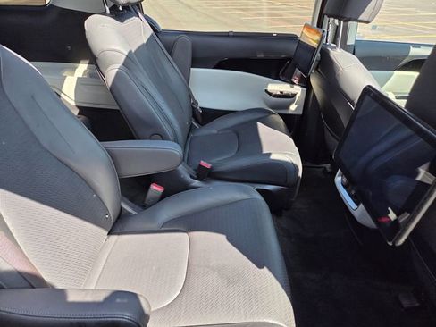 Used 2024 Kia Carnival SX Prestige FWD image 48
