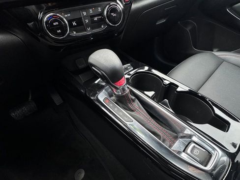 Certified 2024 Chevrolet Trax RS image 28