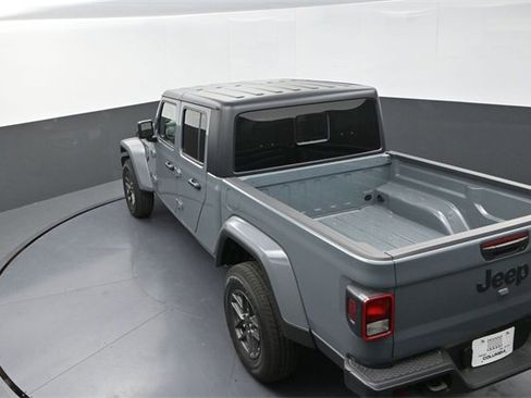 New 2025 Jeep Gladiator Sport image 13