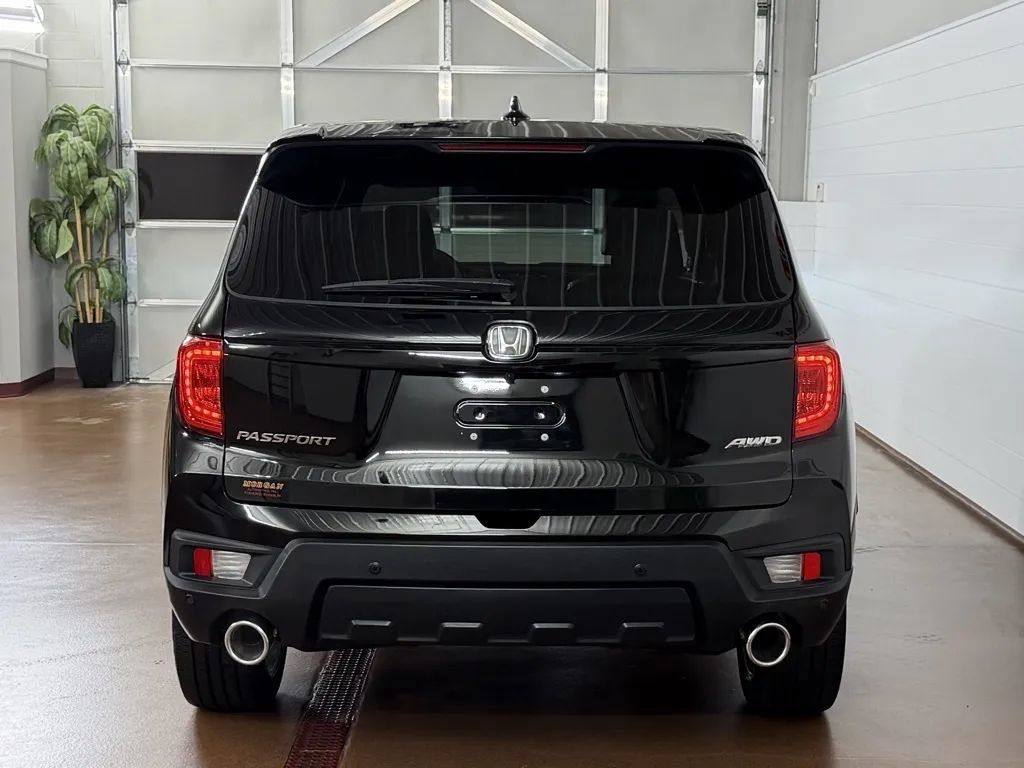 Used 2025 Honda Passport EX-L image 4