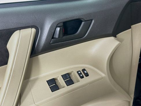Used 2010 Toyota Highlander 2WD w/ Cold Weather Pkg image 21