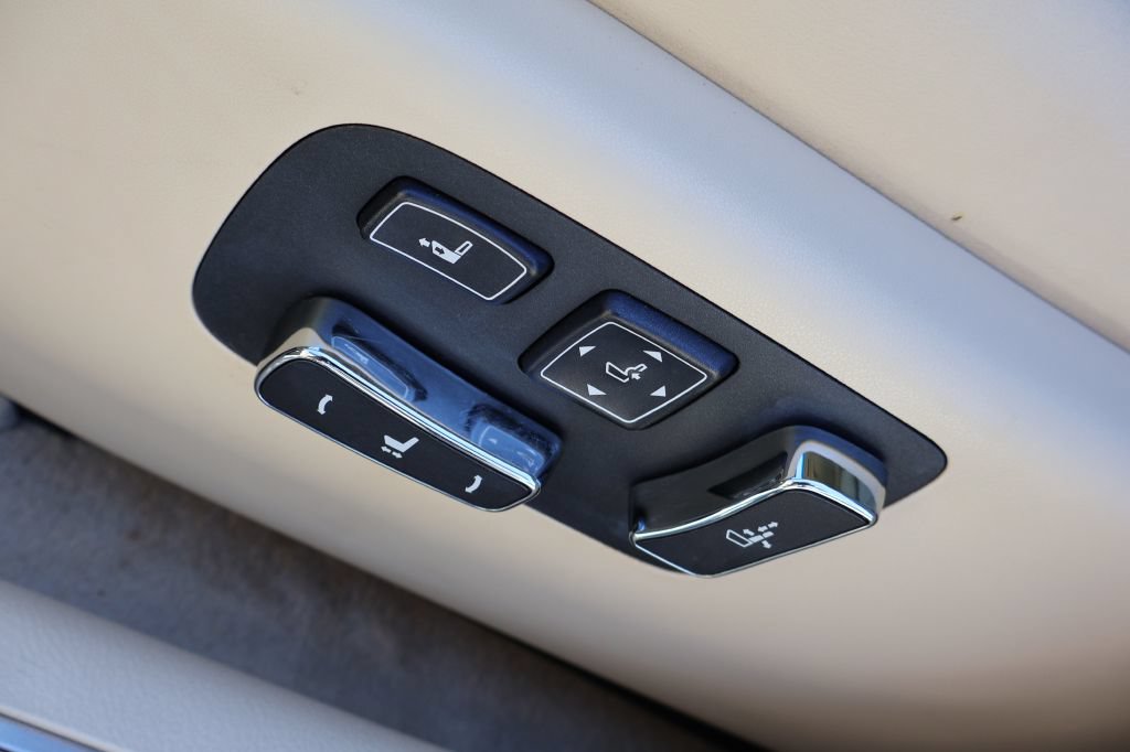 Used 2014 Lexus LS 460 w/ Comfort Package RWD image 23