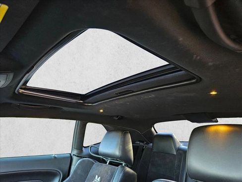 Used 2016 Dodge Challenger R/T Scat Pack w/ Leather Interior Group image 18