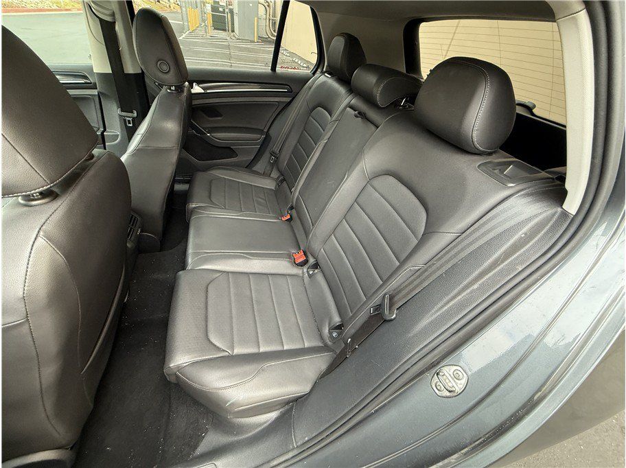 Used 2015 Volkswagen Golf S FWD image 20