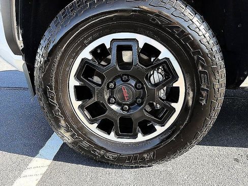 Certified 2026 Toyota Tacoma TRD Off-Road AWD/4WD image 10