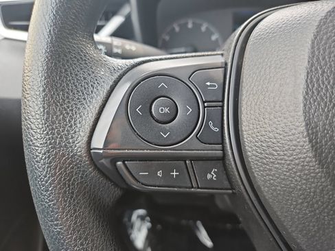 Used 2025 Toyota Corolla LE FWD image 30