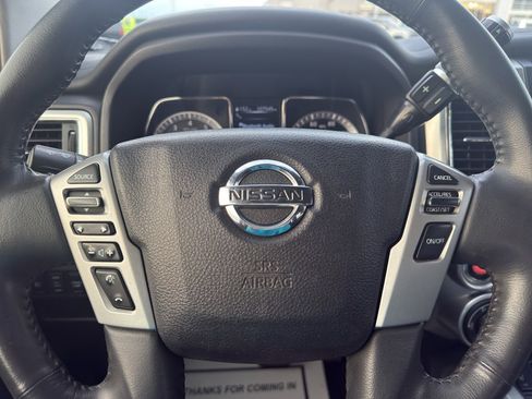Used 2017 Nissan Titan SV image 19