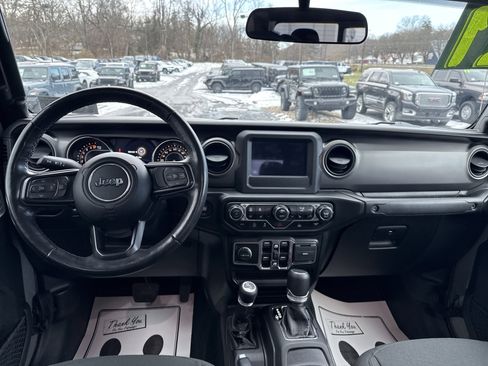 Used 2021 Jeep Gladiator Sport image 14