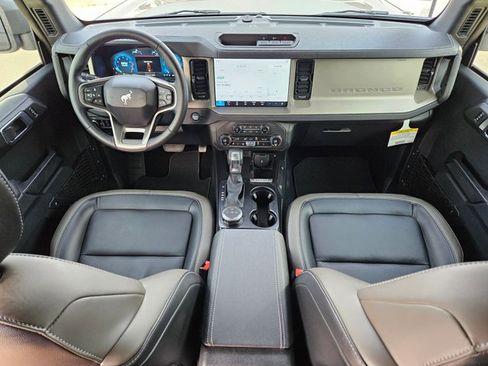 Used 2025 Ford Bronco Outer Banks AWD/4WD image 19