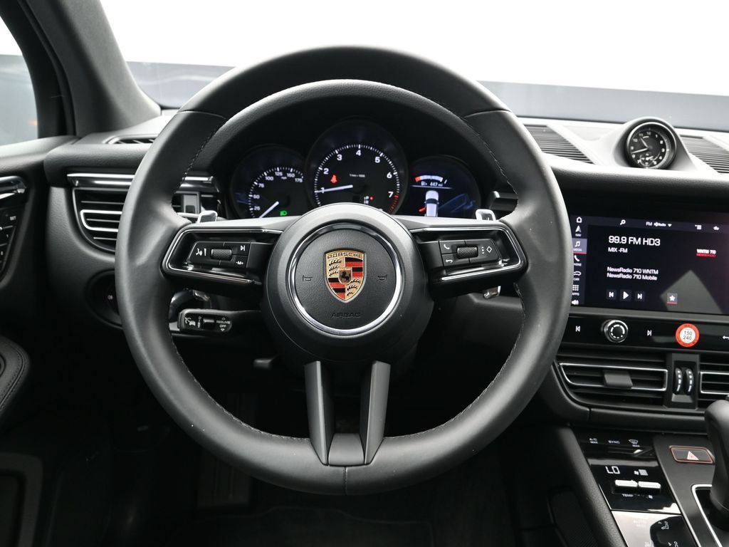 Certified 2026 Porsche Macan AWD/4WD image 20