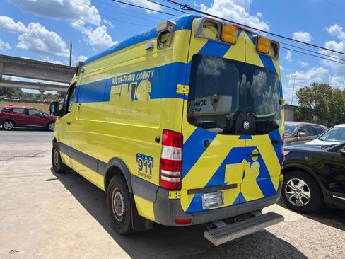 Used 2008 Dodge Sprinter 2500 image 4