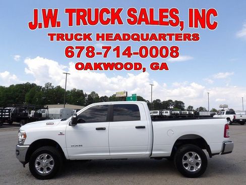 Used 2024 RAM 2500 Big Horn w/ Off Road Package AWD/4WD image 2