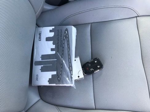 Used 2019 GMC Acadia SLT image 57