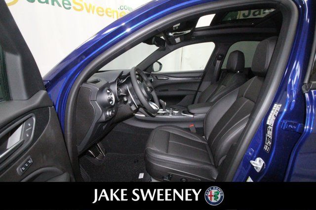 Used 2022 Alfa Romeo Stelvio Sprint AWD/4WD image 12