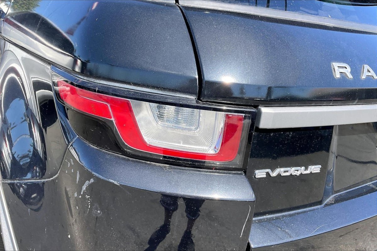 Used 2017 Land Rover Range Rover Evoque SE AWD/4WD image 30