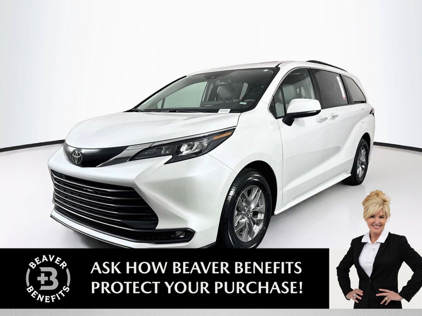 Certified 2026 Toyota Sienna XLE FWD image 1
