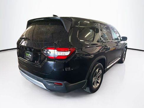 Used 2025 Honda Pilot EX-L image 9