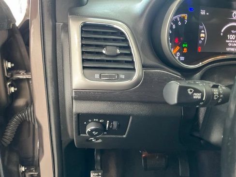 Used 2018 Jeep Grand Cherokee Laredo RWD image 6