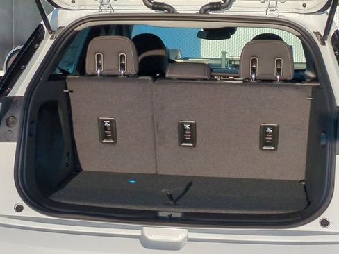 New 2027 Chevrolet Bolt LT w/ Comfort Package FWD image 27