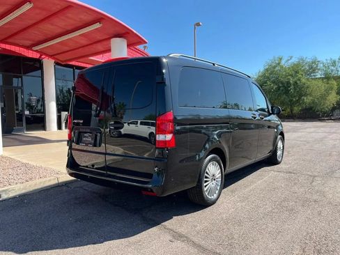 Used 2019 Mercedes-Benz Metris Passenger image 3