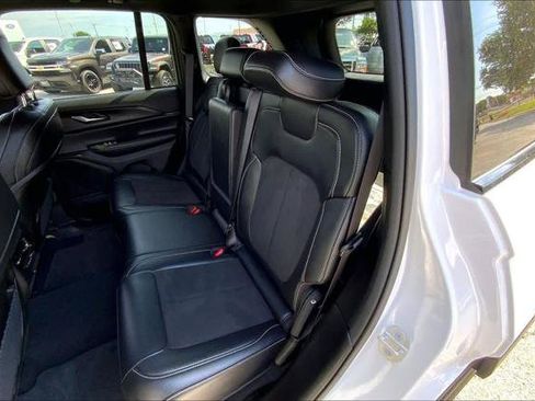 Certified 2024 Jeep Grand Cherokee Altitude AWD/4WD image 19