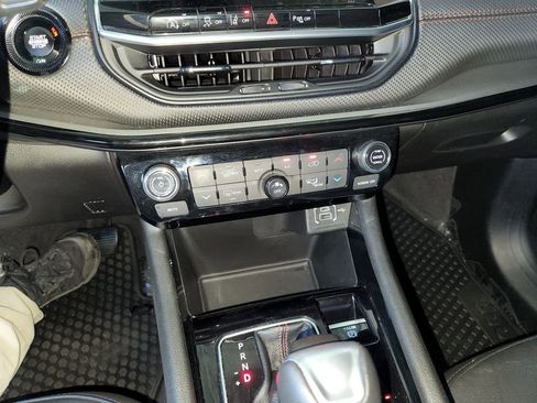 Used 2025 Jeep Compass Trailhawk image 20