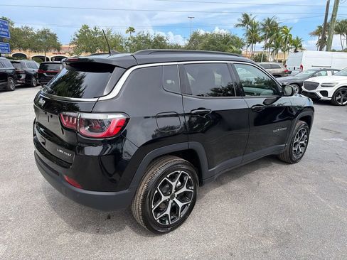 Used 2025 Jeep Compass Limited AWD/4WD image 5