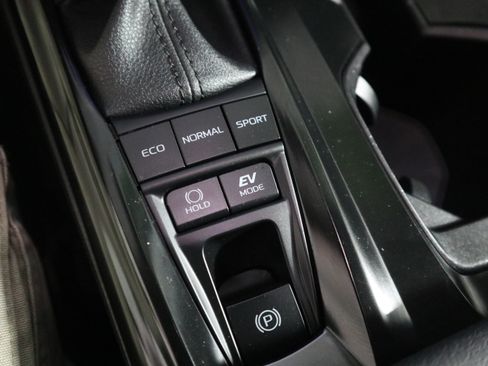 Used 2025 Toyota Camry SE w/ Convenience Package FWD image 30