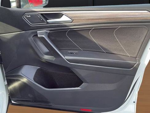 Used 2023 Volkswagen Tiguan SEL R-Line image 23