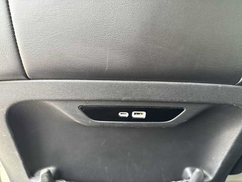 Used 2024 Chrysler Pacifica Touring-L FWD image 34