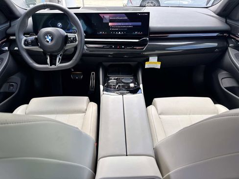 Certified 2025 BMW 530i w/ M Sport Package image 14