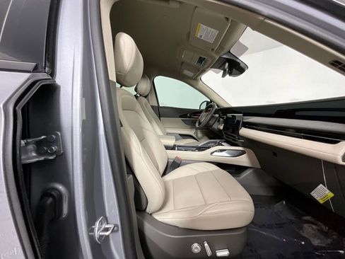 Used 2025 Lincoln Nautilus Premier image 20