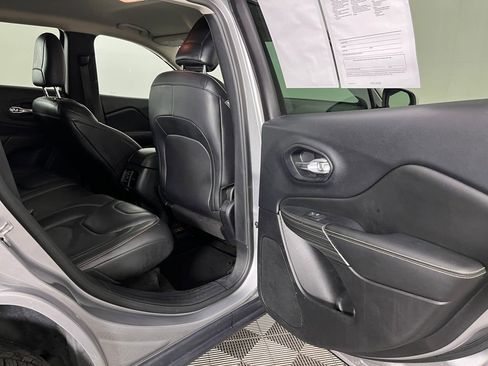 Used 2016 Jeep Cherokee Limited image 14