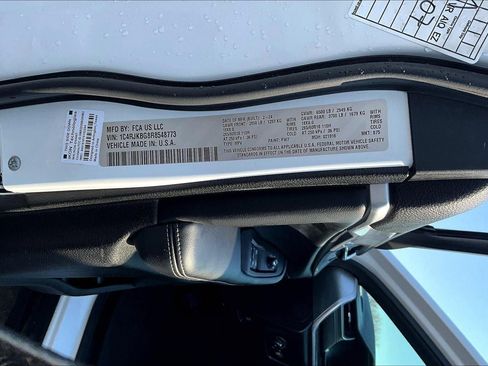 Used 2024 Jeep Grand Cherokee L Limited w/ Luxury Tech Group II image 32