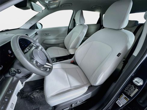 Used 2025 Hyundai Kona SEL FWD image 12