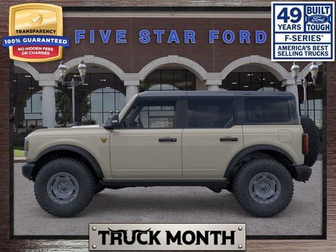 New 2025 Ford Bronco Badlands image 4