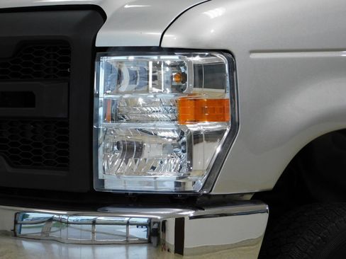 Used 2014 Ford E-250 and Econoline 250 w/ Power Group image 19